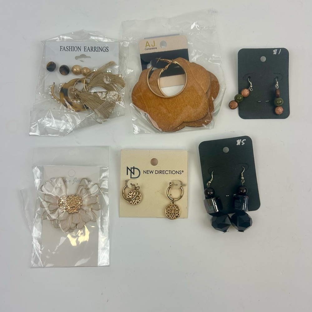 Earring lot